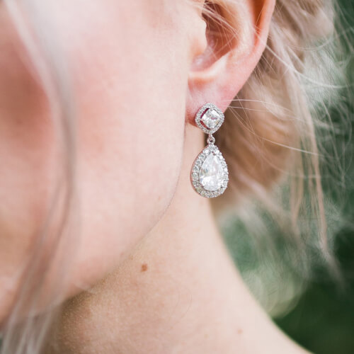 How to Choose Bridal Earrings for Your Wedding