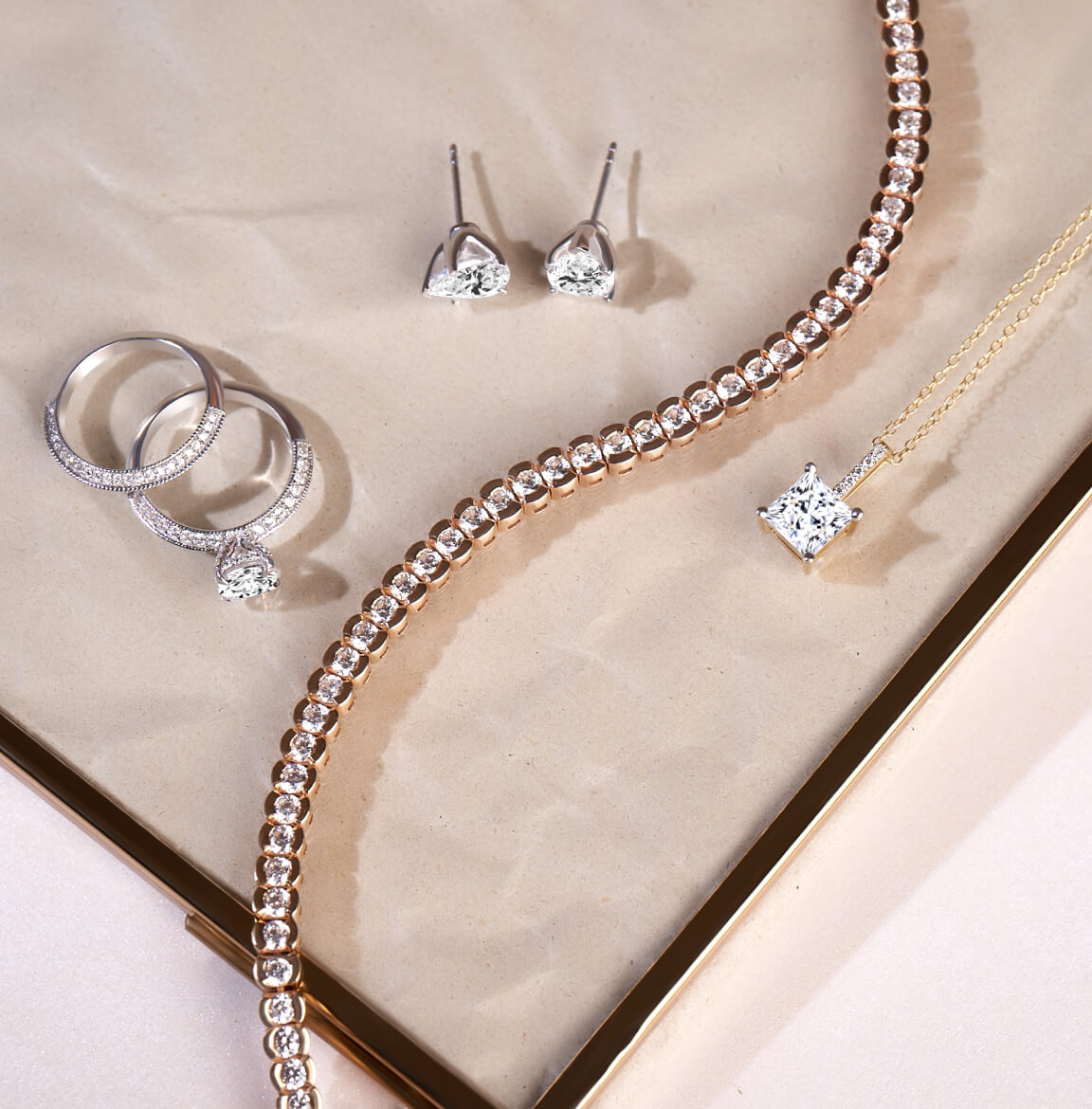 Top 5 Lab Diamond Jewellery To Celebrate Mother's day