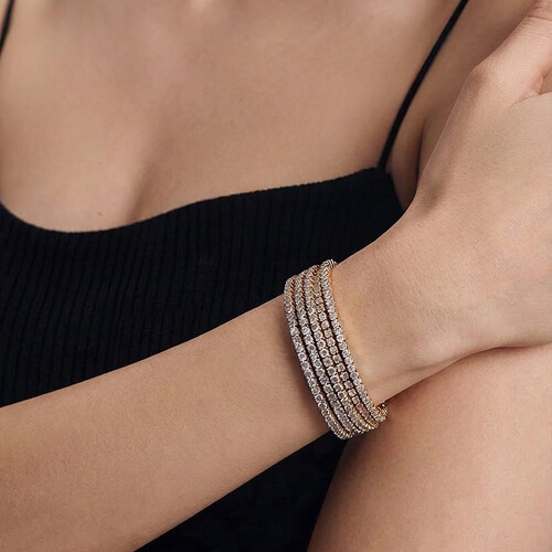 Prong Vs. Bezel Tennis Bracelets: Which Is Better?